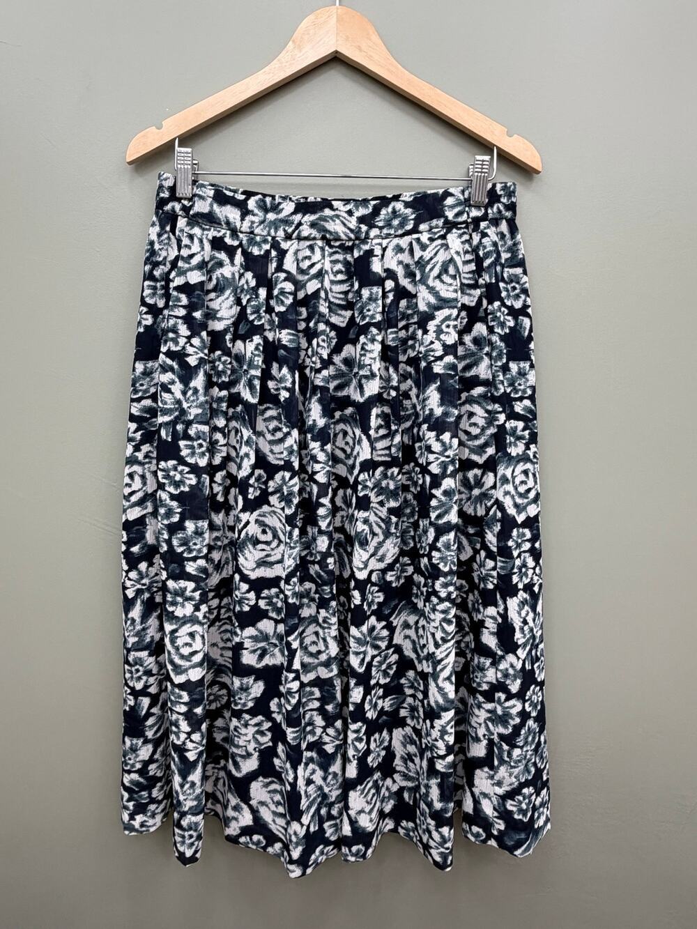 J.Crew Navy Floral Pleated Midi Skirt NWT Size Small